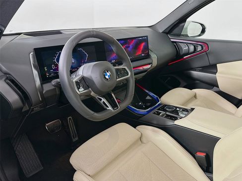 Used 2025 BMW X3 xDrive30i w/ Premium Package image 9