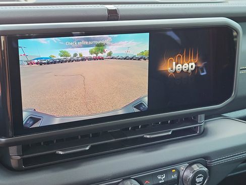 New 2025 Jeep Gladiator High Tide image 17