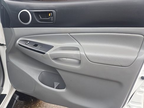 Used 2013 Toyota Tacoma 4x4 Double Cab w/ TRD Sport Pkg image 24