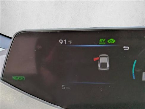 New 2026 Toyota Prius Plug-In Hybrid image 9