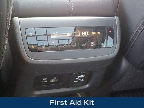 Used 2023 Nissan Pathfinder Platinum image 23