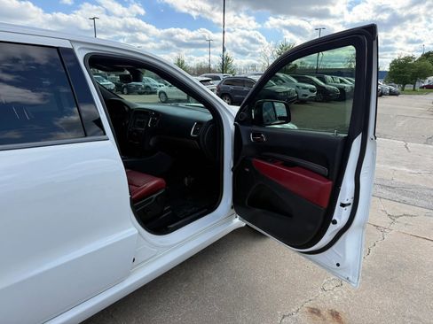 Used 2018 Dodge Durango R/T w/ Blacktop Package AWD/4WD image 25