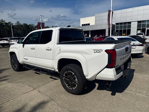 Certified 2025 Toyota Tacoma TRD Sport AWD/4WD image 3