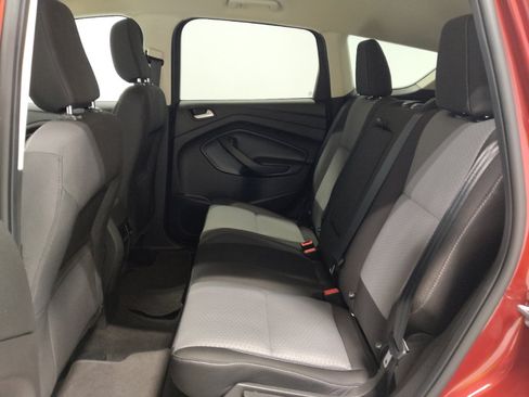 Used 2019 Ford Escape SE image 18
