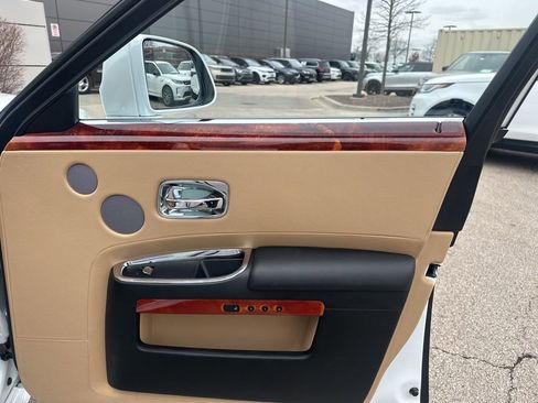 Used 2014 Rolls-Royce Ghost RWD image 22