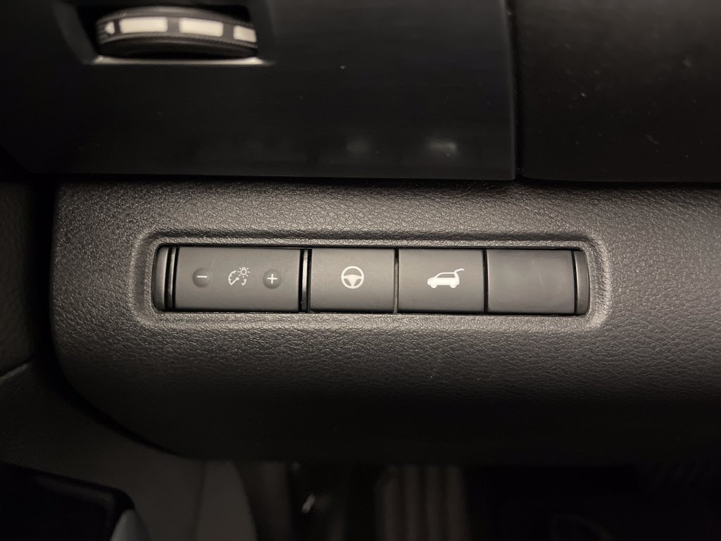 Used 2025 Nissan Pathfinder SL w/ Cargo Package FWD image 30
