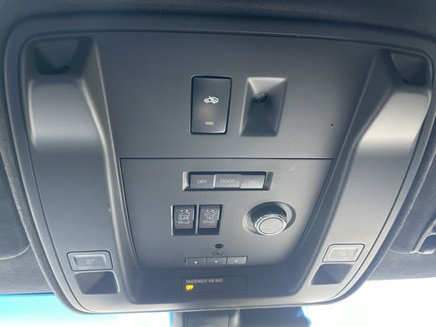 Used 2016 Cadillac Escalade Platinum AWD/4WD image 29