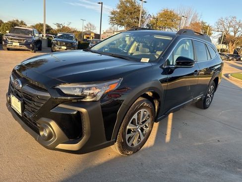 Certified 2025 Subaru Outback Premium image 3