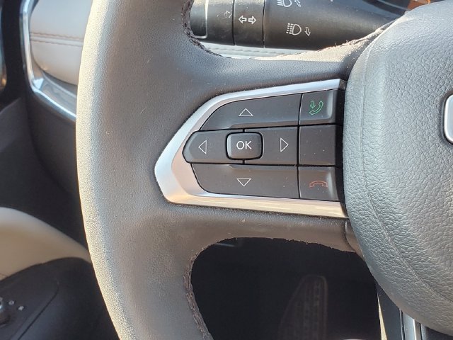 Used 2023 Jeep Compass Limited w/ Sun and Sound Group AWD/4WD image 11