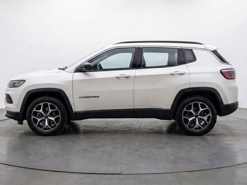 Used 2025 Jeep Compass Limited AWD/4WD image 5