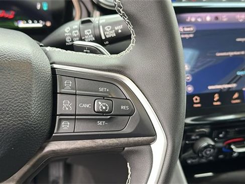 Used 2023 Jeep Grand Cherokee 4WD 4xe image 13