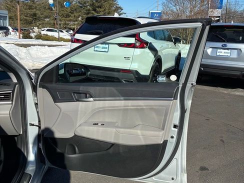 Used 2020 Hyundai Elantra SEL image 44