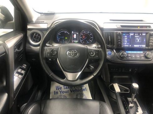 Used 2018 Toyota RAV4 Limited image 15