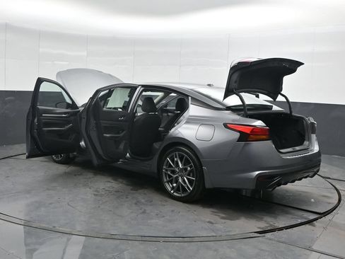 Used 2023 Nissan Altima 2.0 SR FWD image 50
