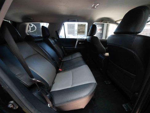 Used 2024 Toyota 4Runner SR5 Premium image 25