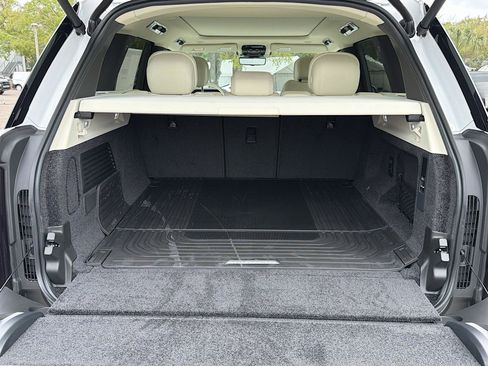 New 2026 Land Rover Range Rover SE image 11