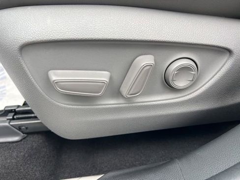 Used 2023 Toyota Highlander Platinum image 31