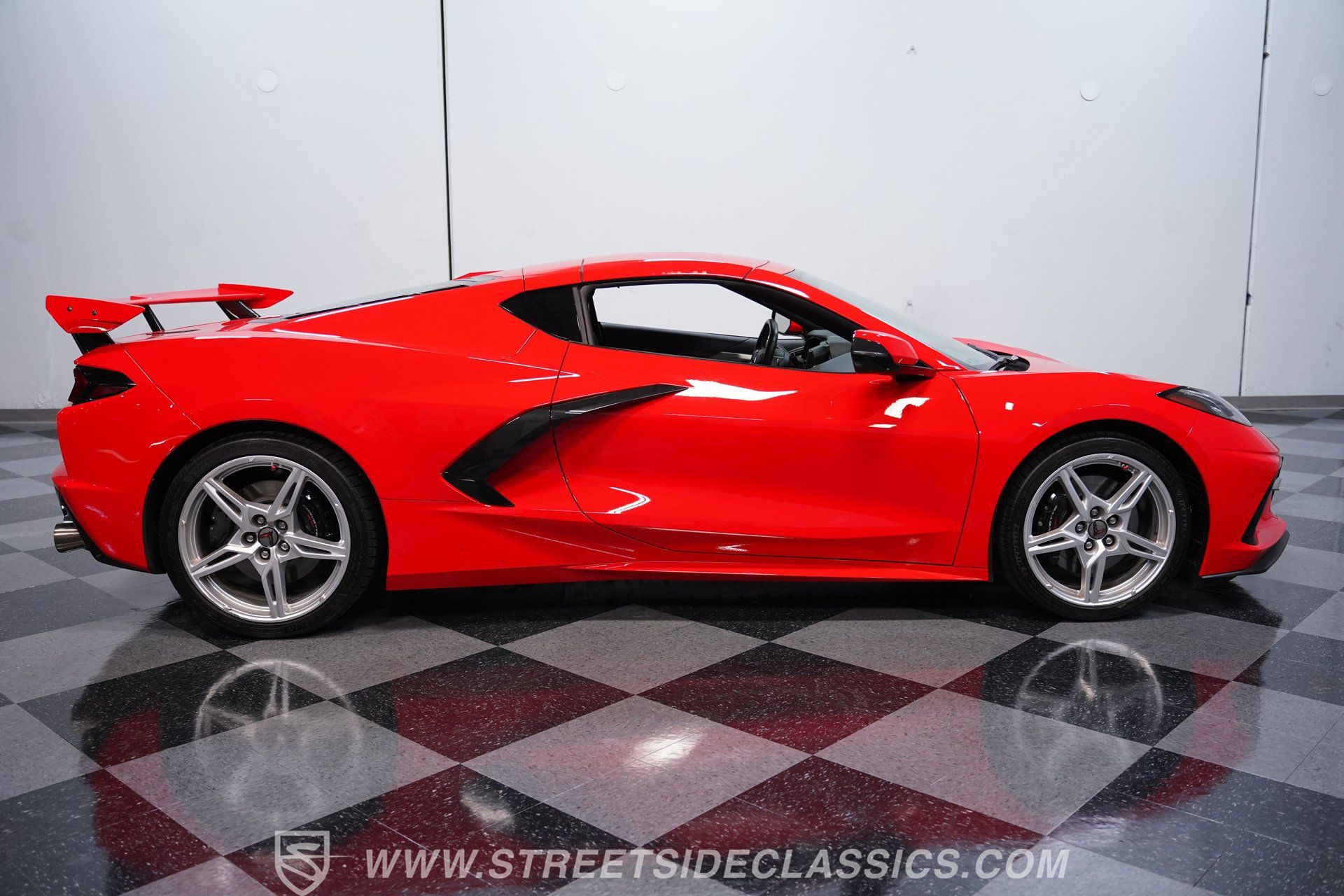 Used 2021 Chevrolet Corvette Stingray Preferred Cpe w/ Z51 Performance Package RWD image 12