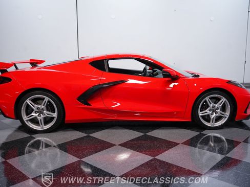 Used 2021 Chevrolet Corvette Stingray Preferred Cpe w/ Z51 Performance Package RWD image 12