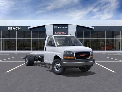 New 2025 GMC Savana 3500 w/ Power Convenience Package
