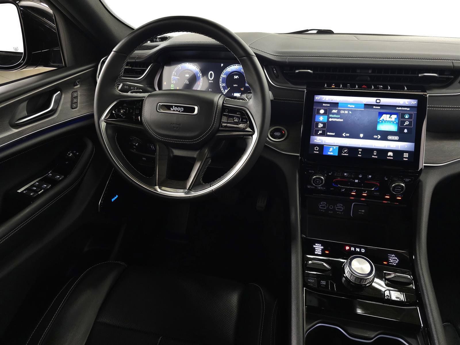 Used 2021 Jeep Grand Cherokee L Overland w/ Luxury Tech Group IV AWD/4WD image 19