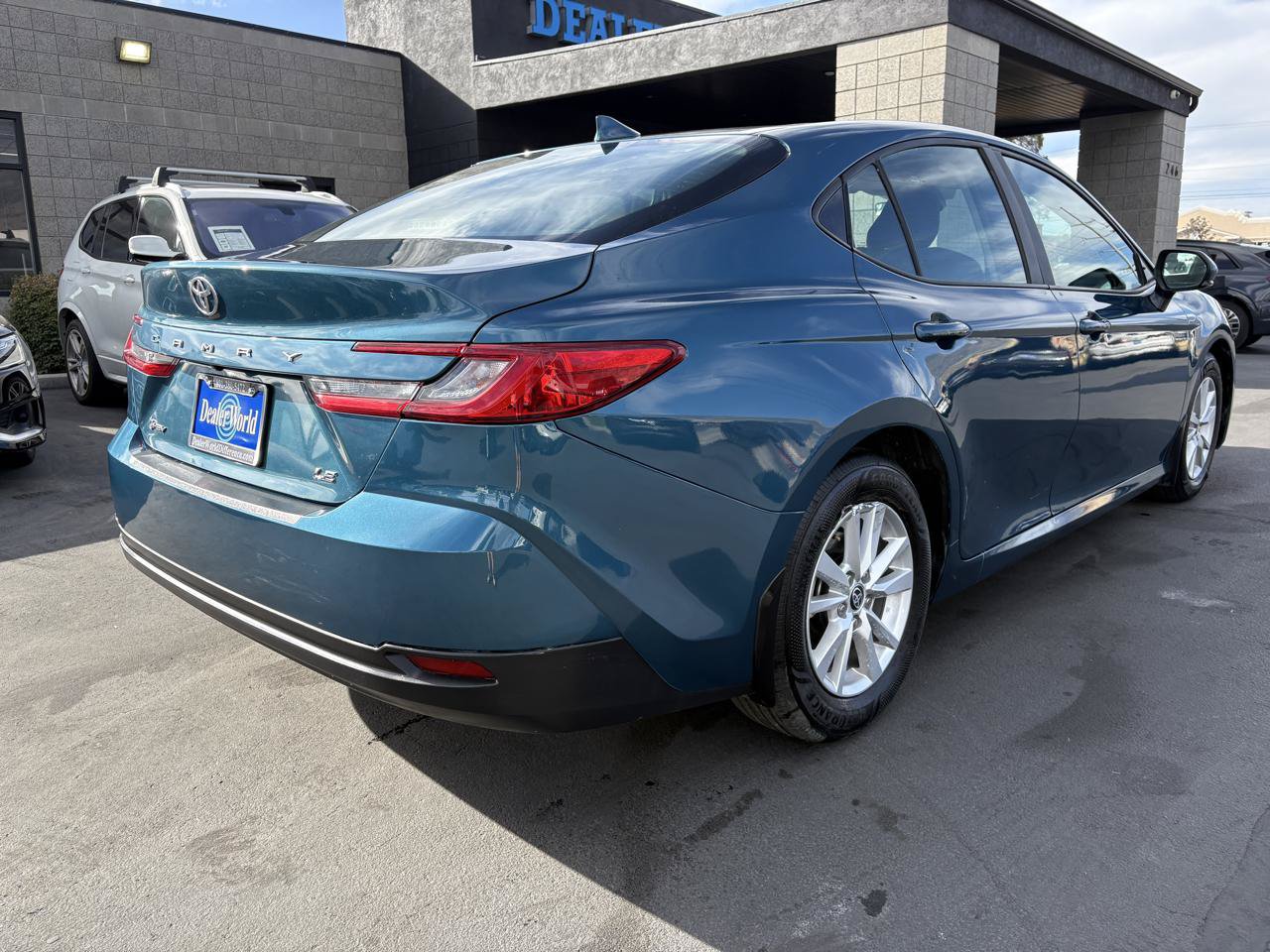 Used 2025 Toyota Camry LE w/ Convenience Package FWD image 5
