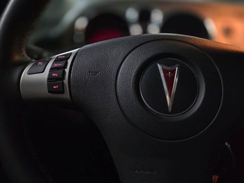 Used 2009 Pontiac Solstice Convertible w/ Premium Package RWD image 18