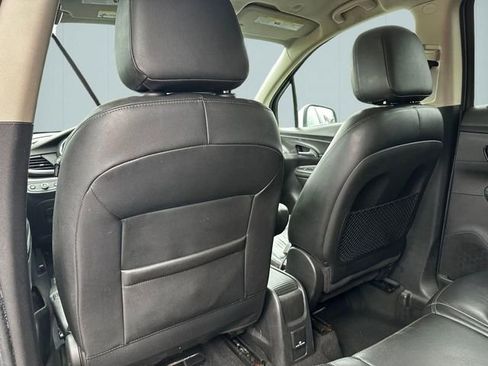 Used 2020 Buick Encore Essence AWD/4WD image 23