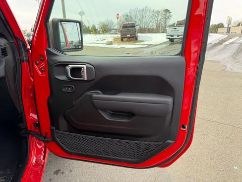 Used 2026 Jeep Wrangler Unlimited Sport AWD/4WD image 29
