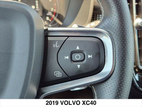 Used 2019 Volvo XC40 T5 R-Design AWD/4WD image 15