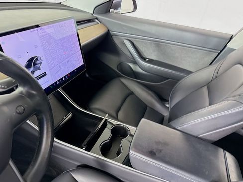 Used 2018 Tesla Model 3 Long Range image 25