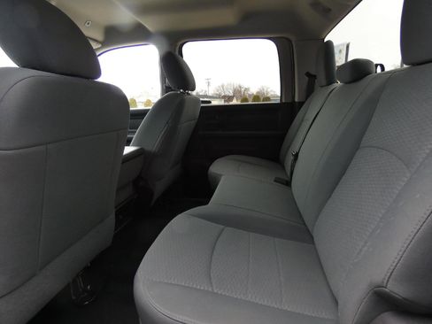 Used 2018 RAM 2500 Tradesman w/ Chrome Appearance Group image 13