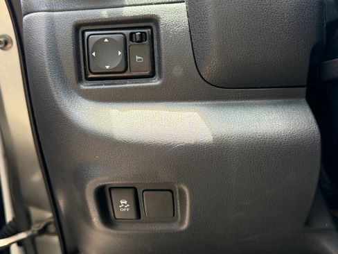 Used 2014 Nissan Versa Note SV FWD image 9