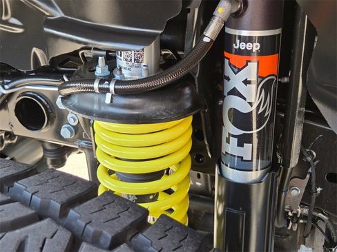 Used 2023 Jeep Gladiator Mojave w/ Cold Weather Group image 12