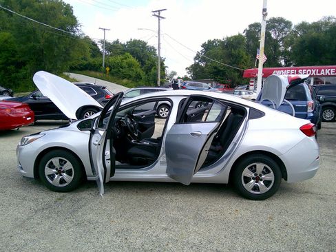 Used 2017 Chevrolet Cruze LS image 46