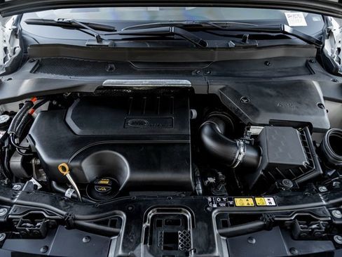 Used 2024 Land Rover Discovery Sport S image 31