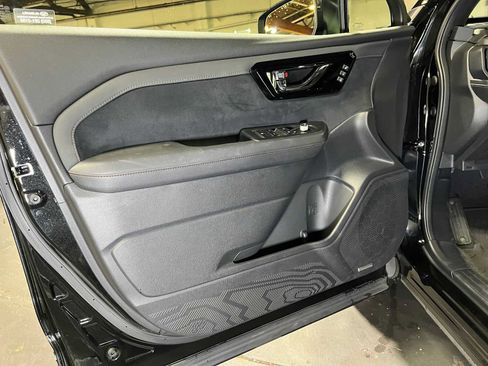 Used 2025 Subaru Forester Touring AWD/4WD image 21