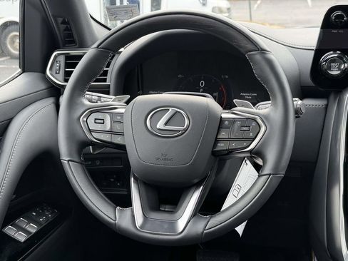Used 2025 Lexus LX 600 4WD w/ Accessory Package (Z1) image 9