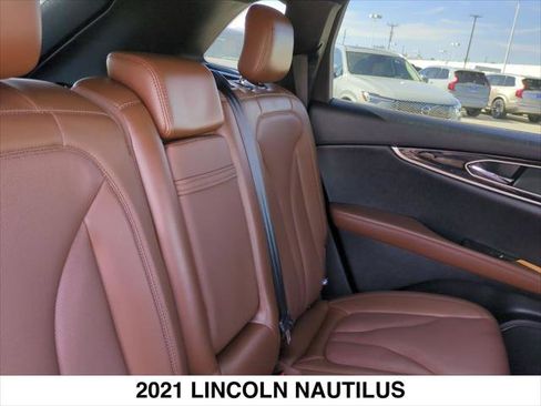 Certified 2021 Lincoln Nautilus Reserve image 28