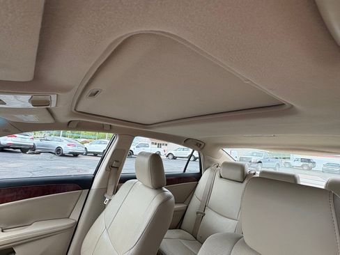Used 2011 Toyota Avalon Limited FWD image 9
