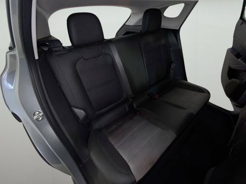 Used 2025 Chevrolet Trax LT FWD image 12