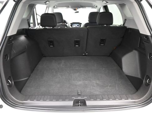 Used 2024 GMC Terrain SLE image 16