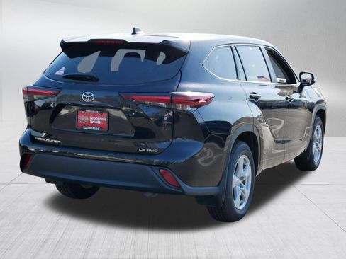 Certified 2024 Toyota Highlander LE AWD/4WD image 6