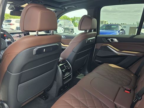 New 2026 BMW X5 xDrive40i w/ M Sport Package AWD/4WD image 13
