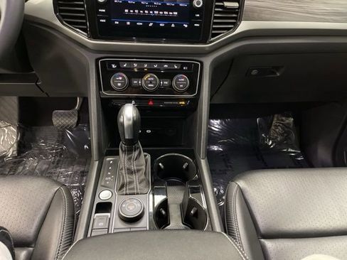 Used 2023 Volkswagen Atlas Cross Sport SE w/ Black Wheel Package image 22