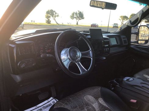 Used 2001 Ford Excursion XLT image 19