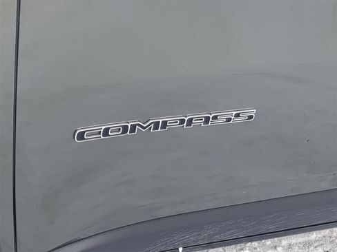 Certified 2019 Jeep Compass Limited image 13