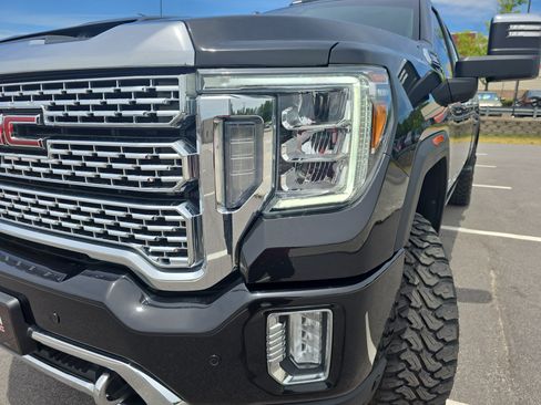 Used 2021 GMC Sierra 2500 Denali w/ Denali Black Diamond Edition AWD/4WD image 31