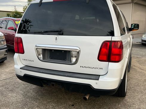 Used 2003 Lincoln Navigator Premium image 3