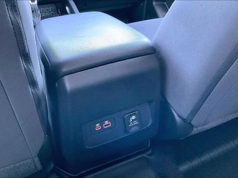 Used 2023 Nissan Frontier SV w/ SV Convenience Package AWD/4WD image 13